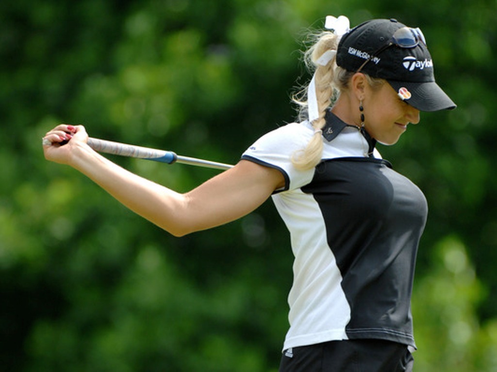 <strong>Natalie Gulbis</strong> <strong>T</strong>he glamour girl on the LPGA tournament circuit, is a rookie fisher-person, but ****gets an A+ for effort. She went fishing three times in Australia during the Australian Open and lamented catching nothing. We bet she won't have a problem finding a better fishing guide.