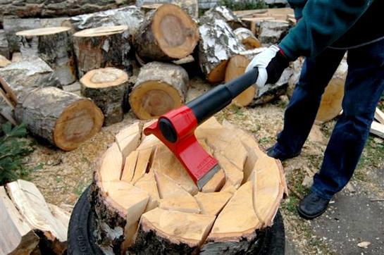 Video: Leveraxe Makes Splitting Logs Look Easy