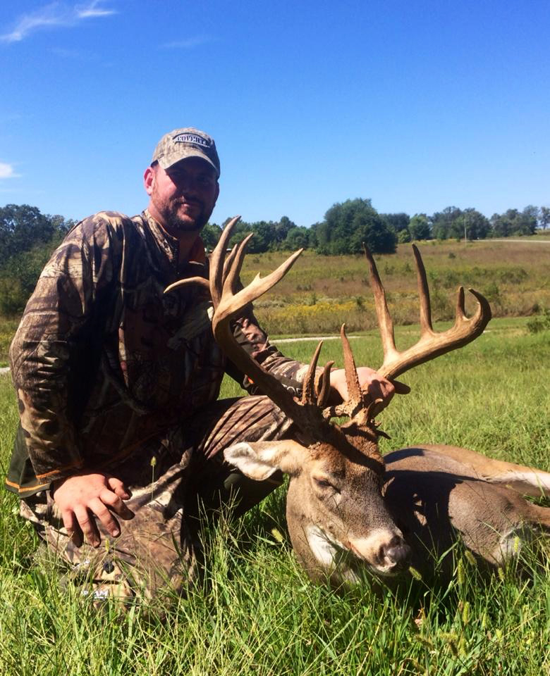 Kentucky Bowhunter Reedems Hunt, Kills 190-Inch Buck