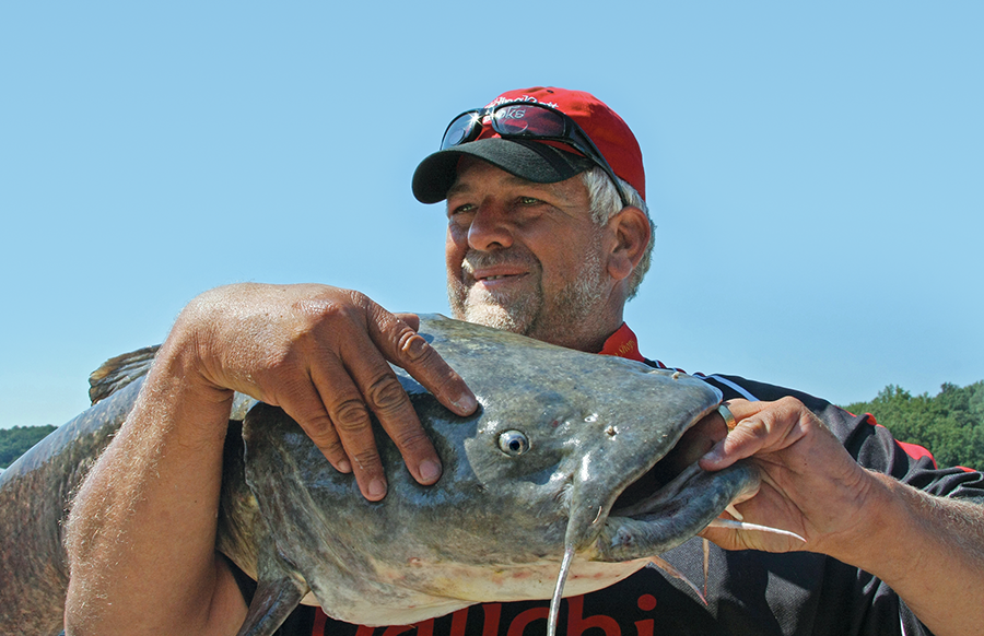 Catfish Tips Old School Vs High Tech Tactics For Blue Cats