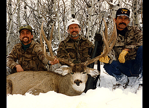 Larry Barr with his record mule deer
