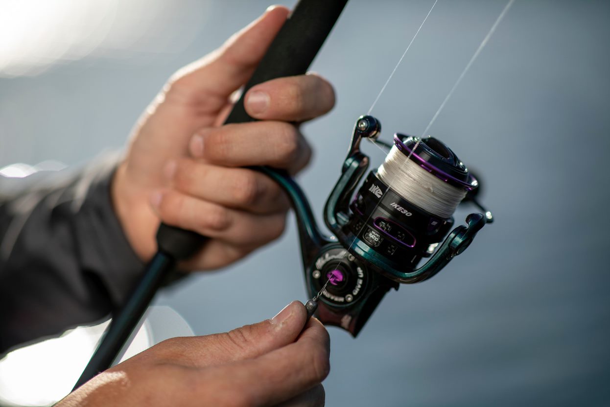 How to spool a spinning reel and avoid line twists.