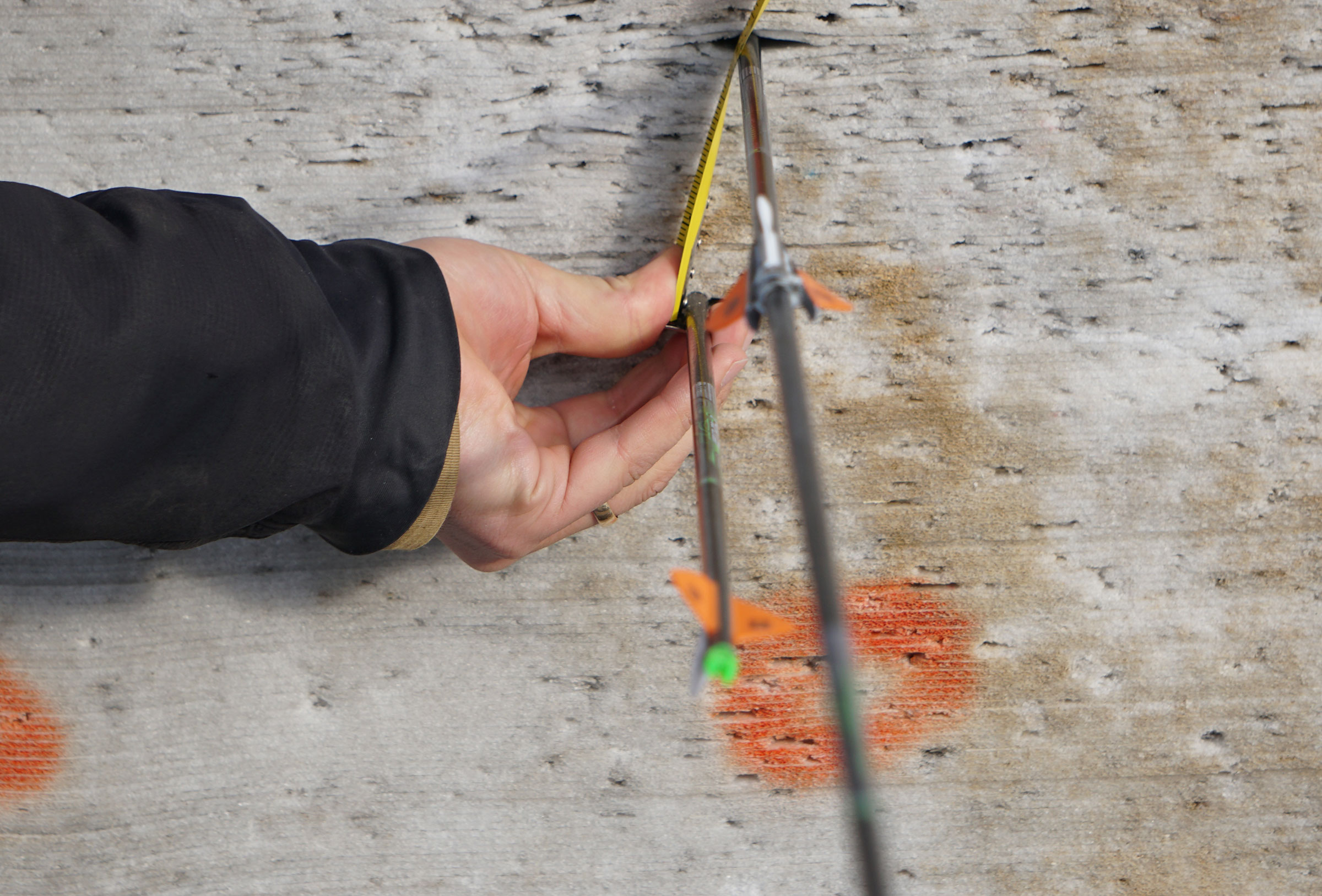 A robinhood shot with the PSE Levitate compound bow at 50 yards.
