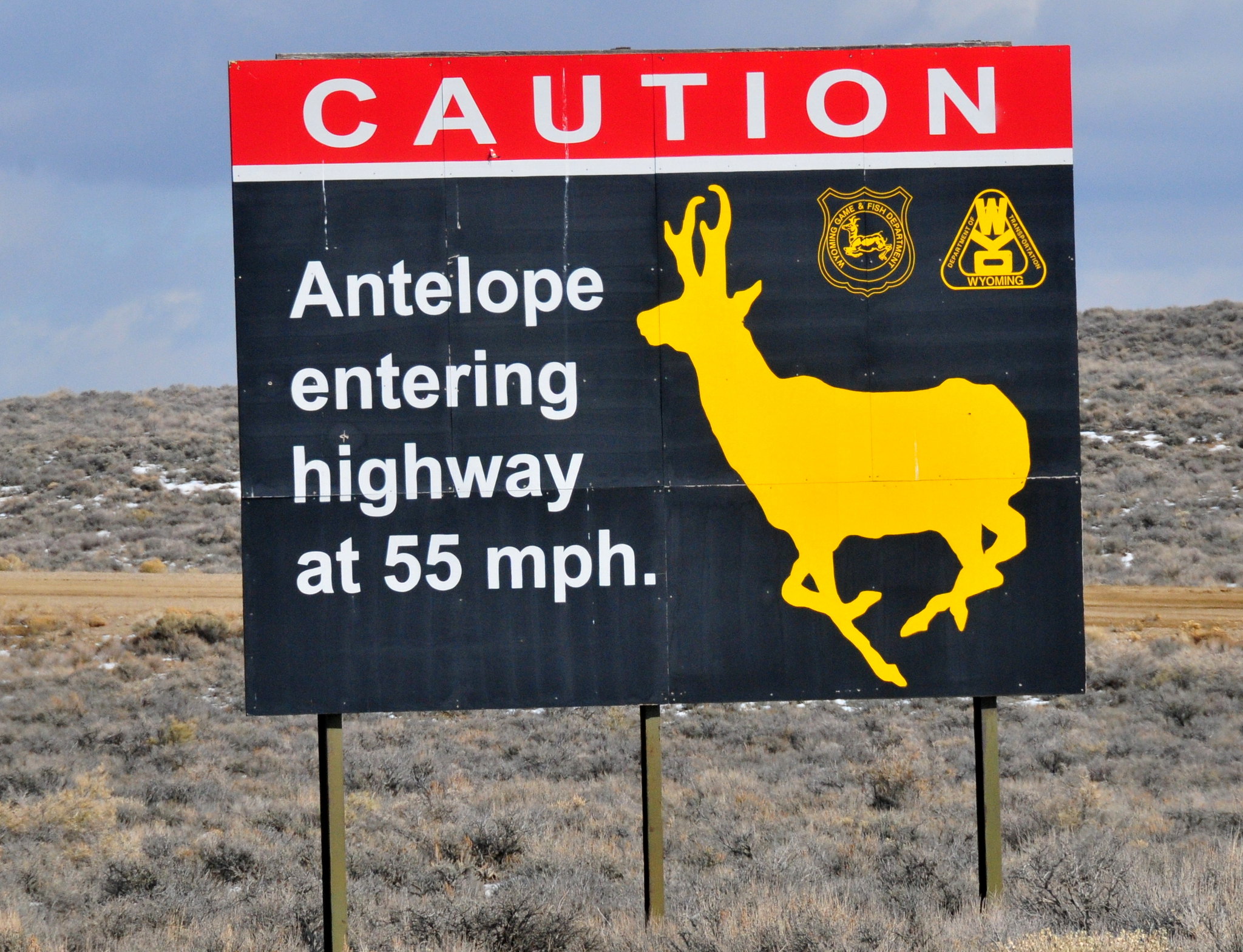 Wyoming wildlife crossing sign