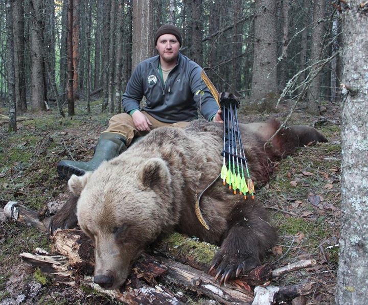grizzly bear taken with a Grizzly single bevel broadhead