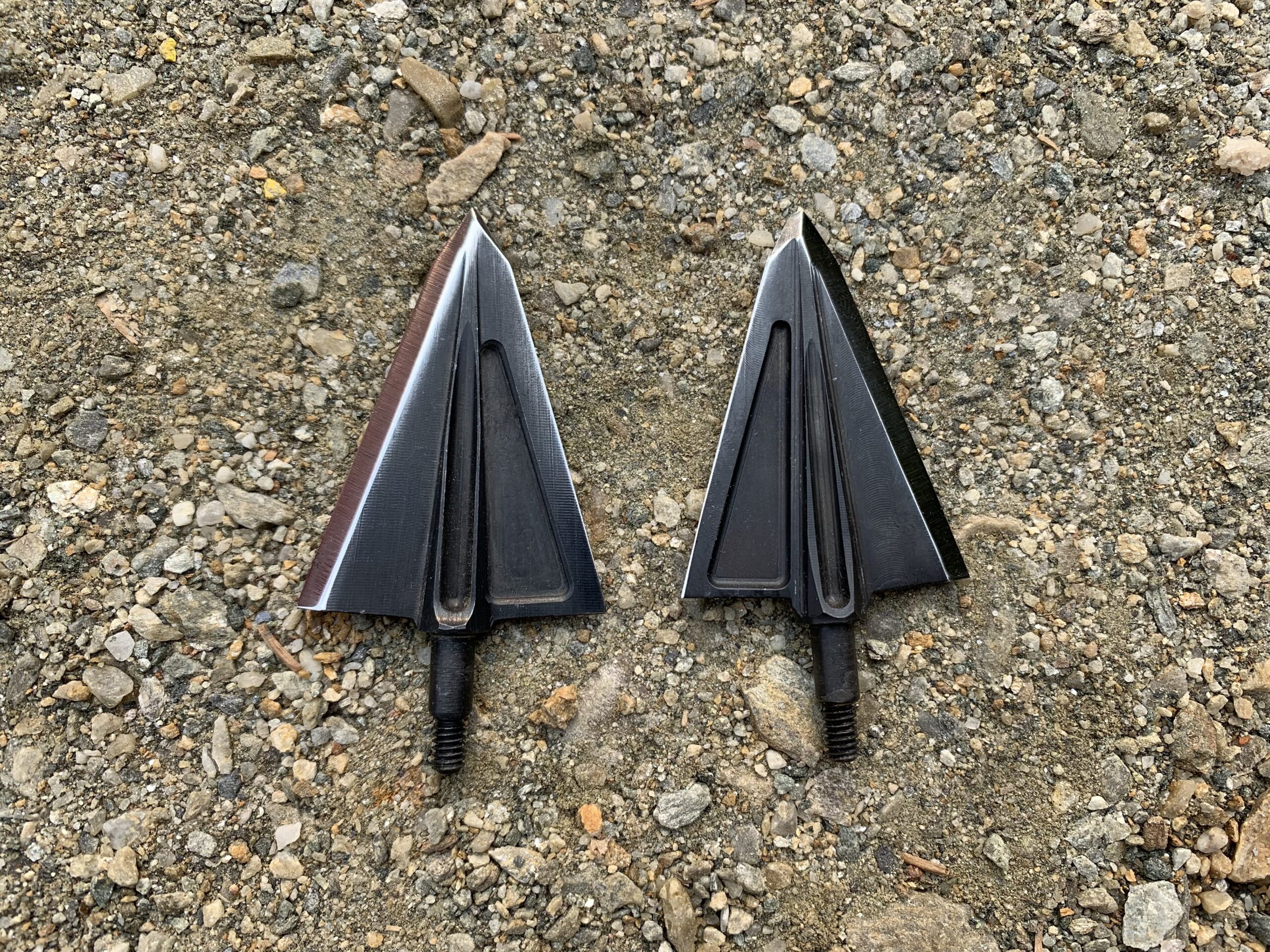 single bevel broadheads come in left and right bevel configurations