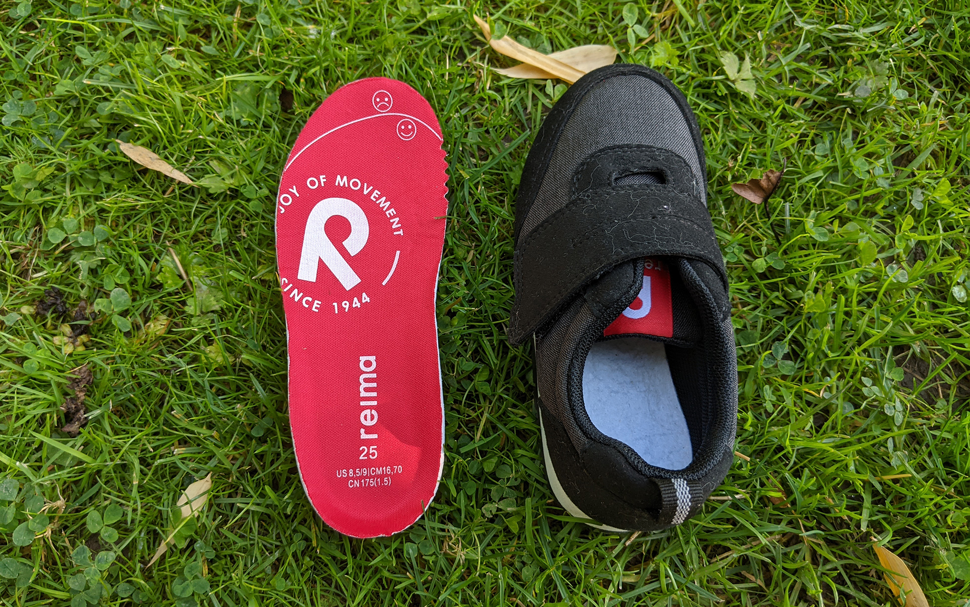 The removable sole of the Reima Evastes can help you determine if it’s the right size before you try to squash it on your kid’s foot.