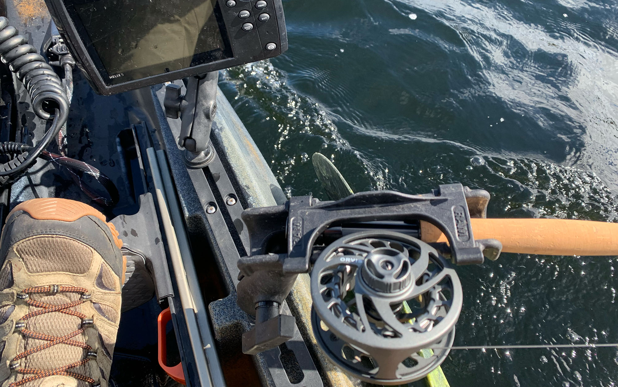 There is plenty of room for accessories even with a fish finder mounted.