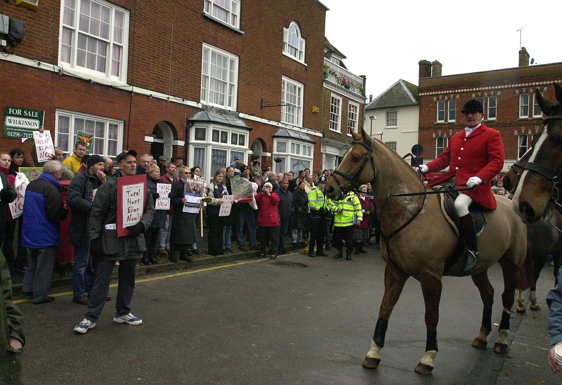 Boxing Day trail hunting protest fights
