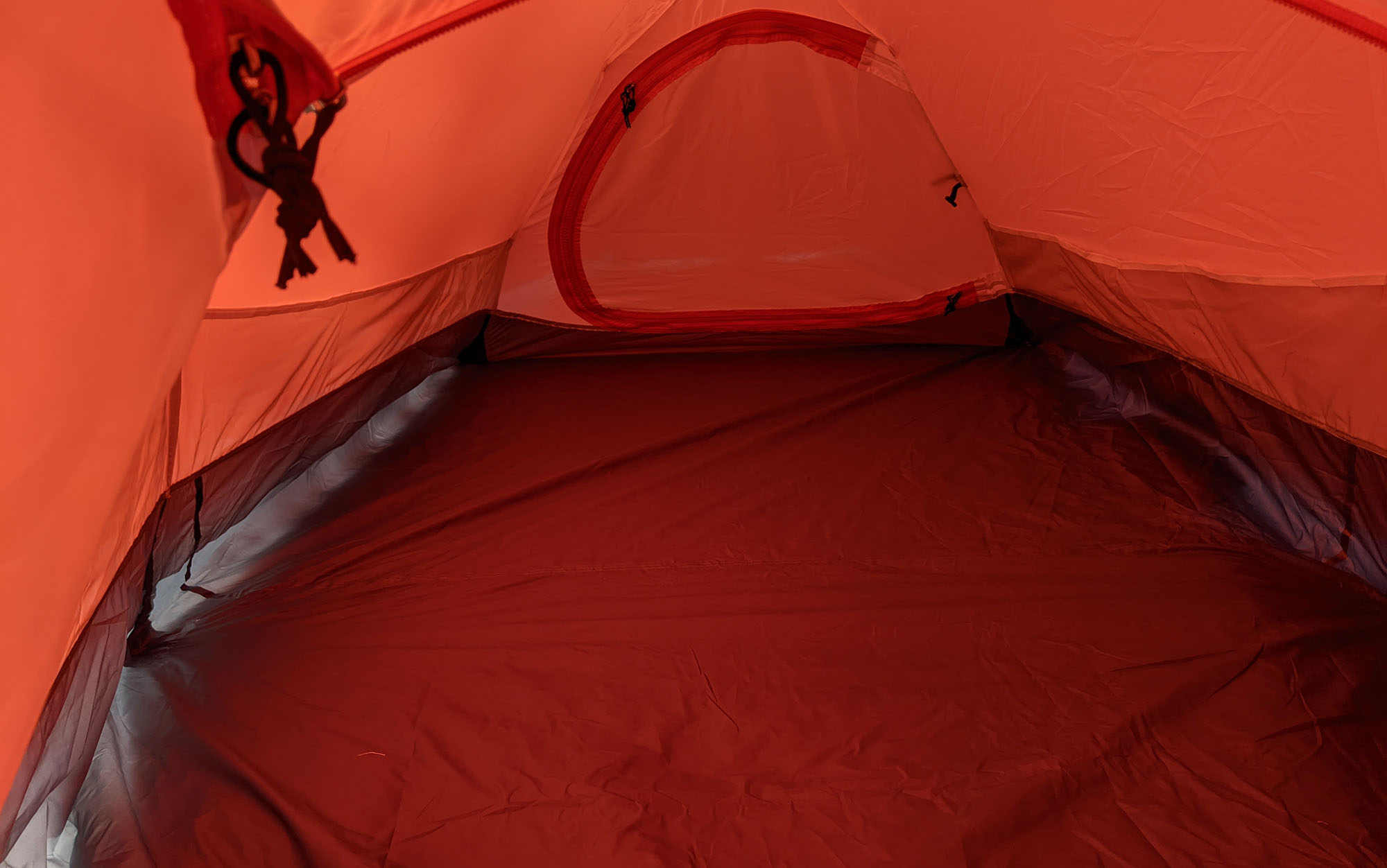 The interior of the ALPS Mountaineering Tasmanian has plenty of pocket space at the sides.