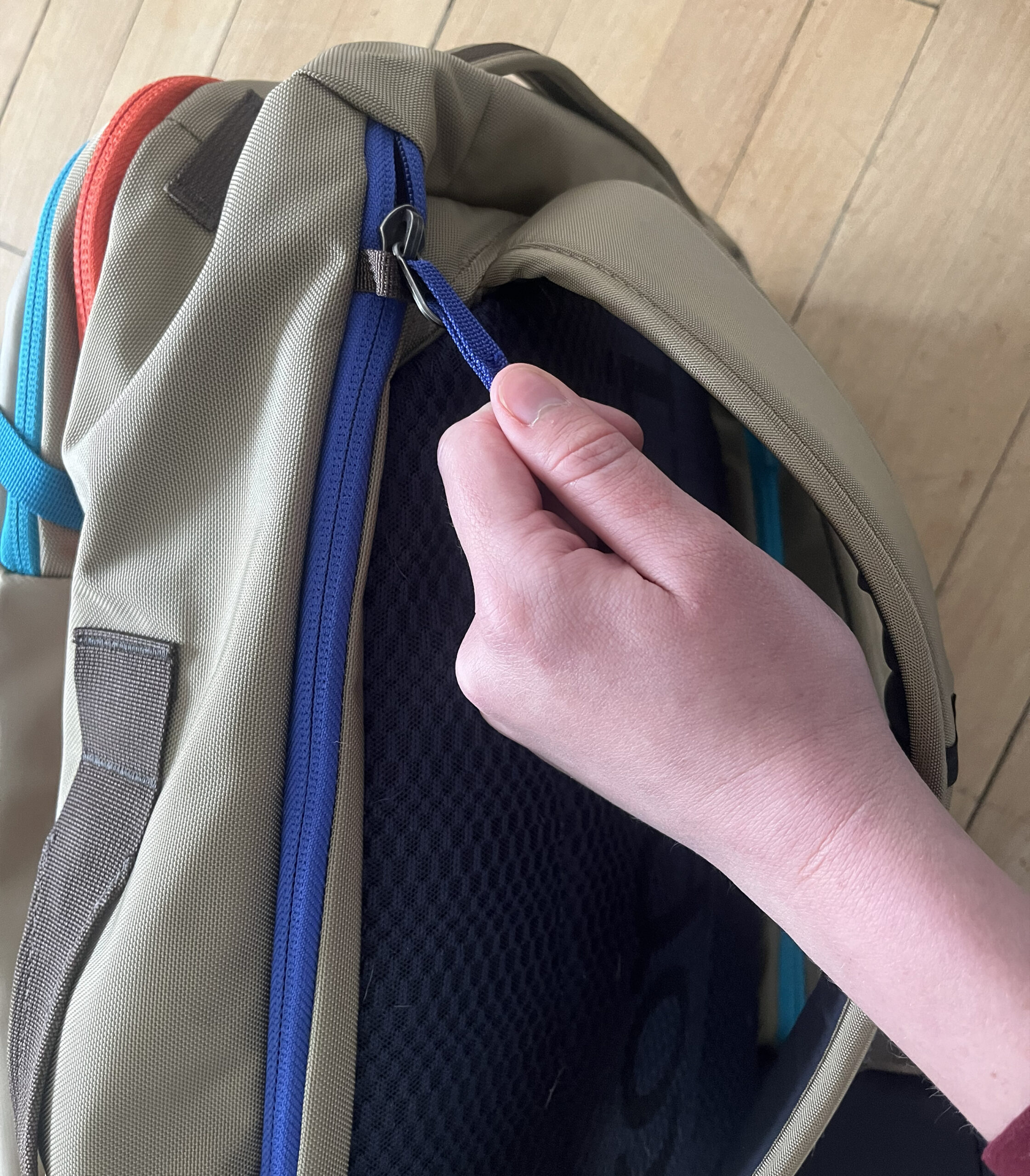 The security zippers are a smart idea, but it can be annoying when zipping or unzipping your own bag.
