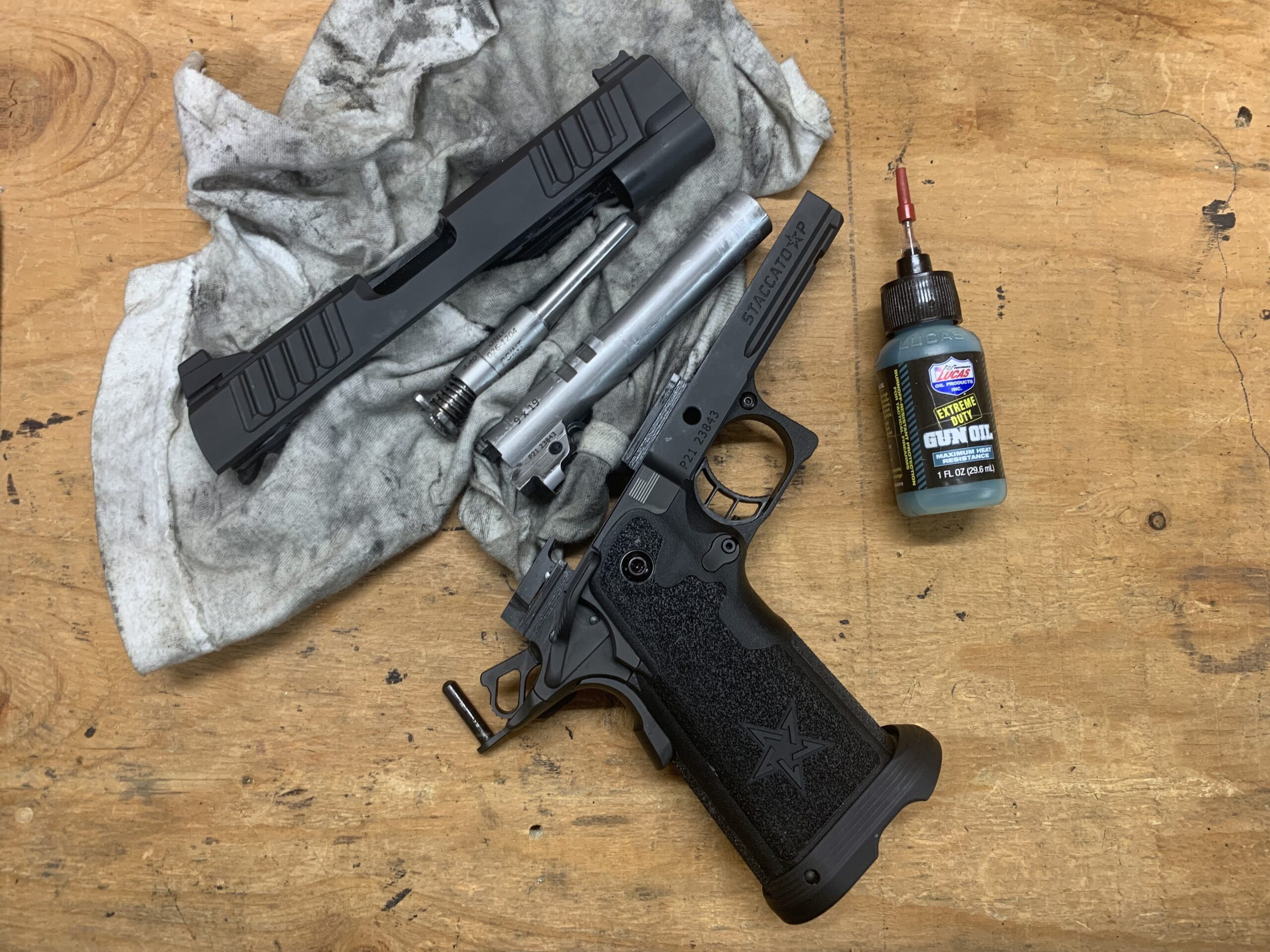 Gun oil for pistols
