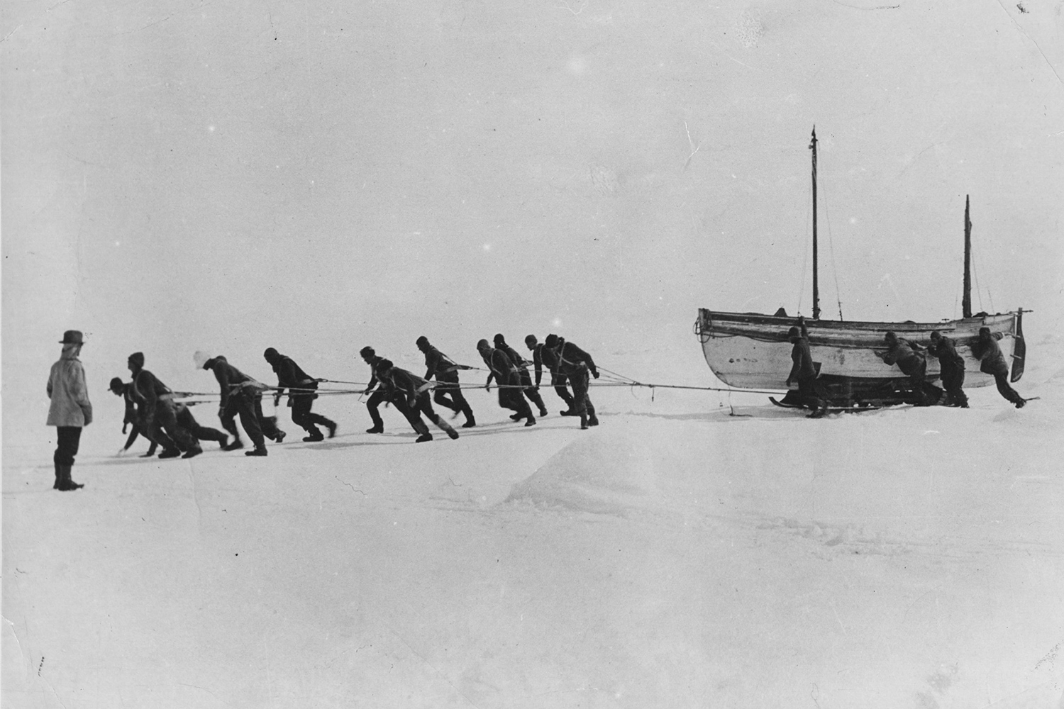 sailors from Endurance haul lifeboat over frozen water
