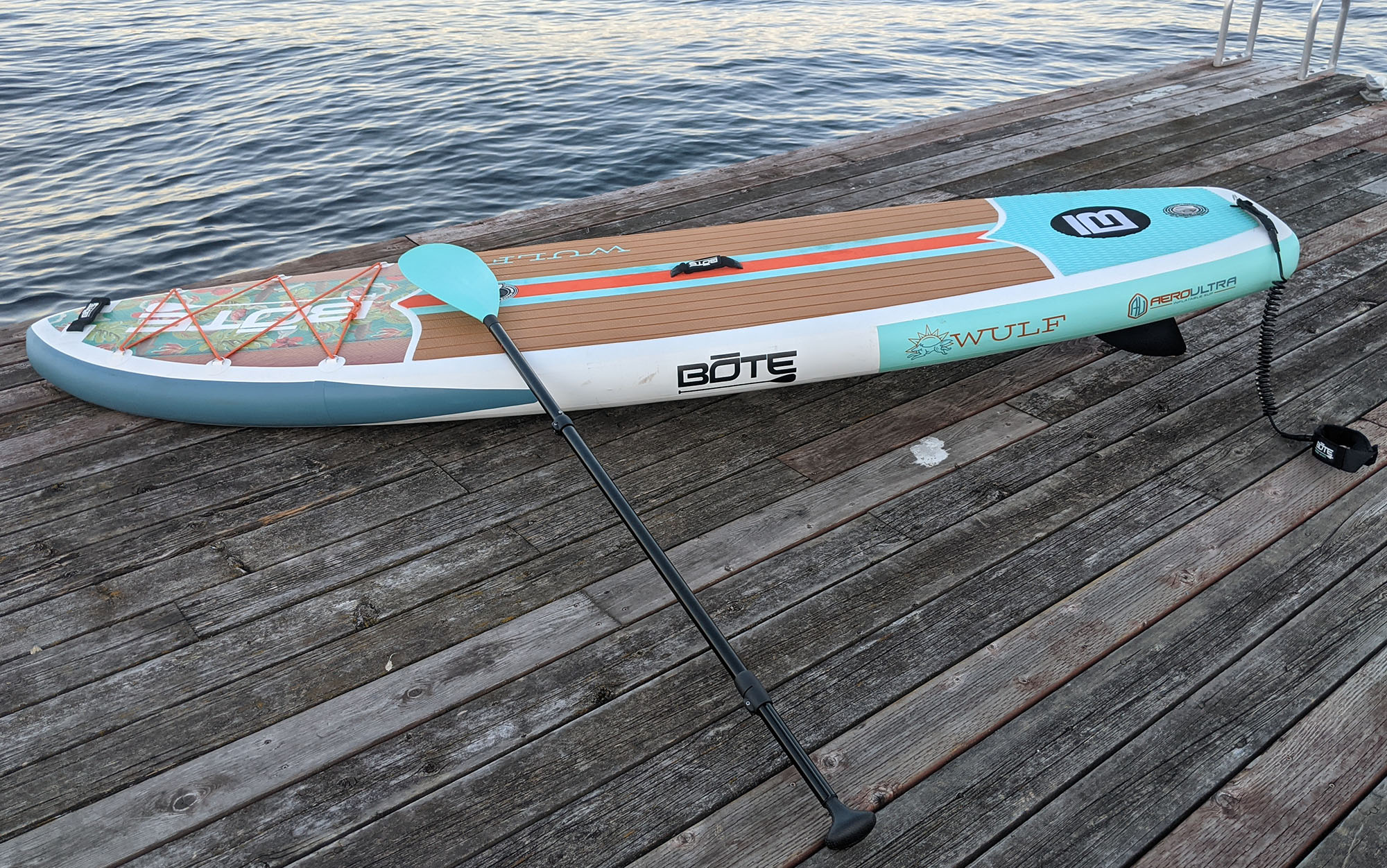 The Bote Wulf Aero is the complete package for inflatable paddle boards. 