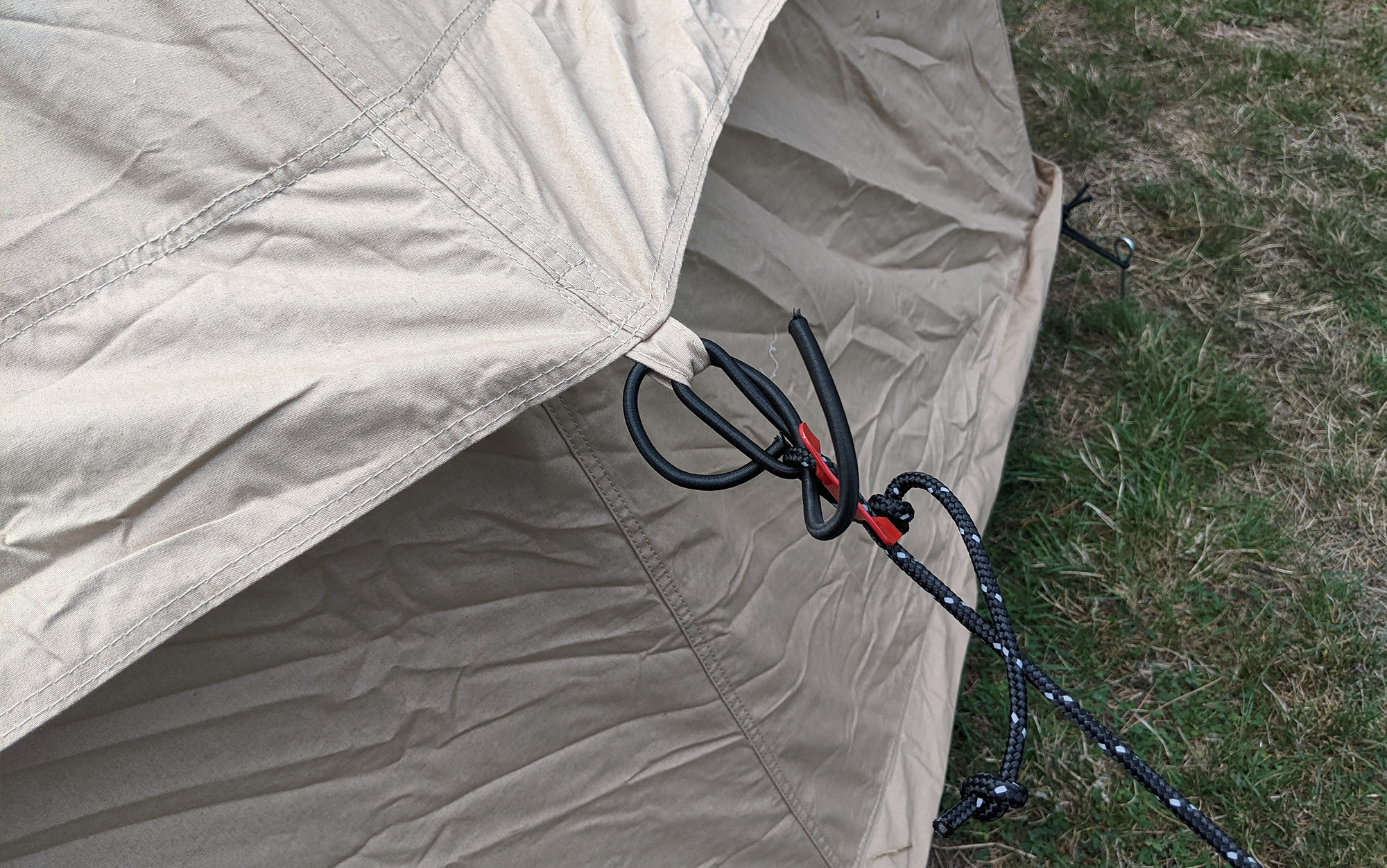 The loops that hold the guylines to the tent have a tendency to unravel.