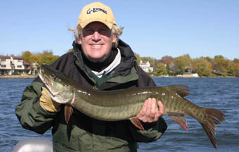 httpswww.outdoorlife.comsitesoutdoorlife.comfilesimport2014importImage2008legacy3_B_Gary_A._Engberg__41_inch_muskie_0.JPG