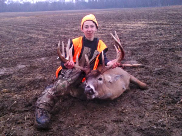 15-Year-Old Illinois Hunter Tags County Record, 200-Class Buck