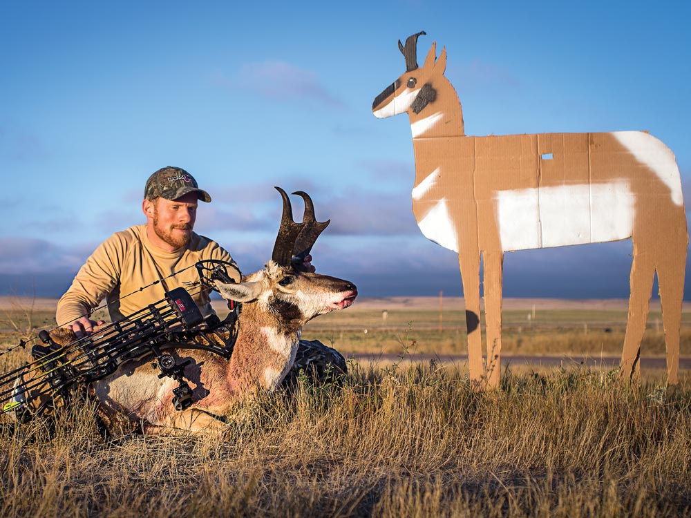 Wyoming antelope hunting using a decoy