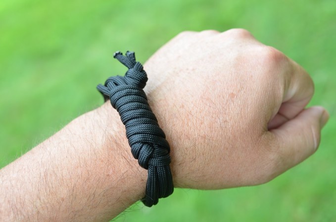 Survival Skill: Make Your Own Paracord Bracelet