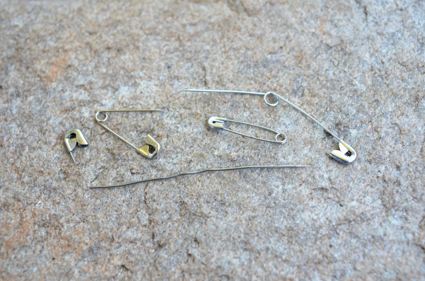 5 Survival Uses of the Safety Pin