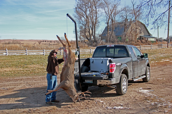 Hunting Solo? Don’t Break Your Back While Hauling and Butchering, Get a Rack Jack