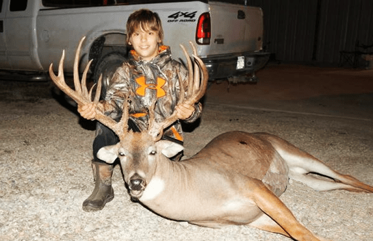 Kid Shoots 20-Point Buck During Kansas Youth Hunt