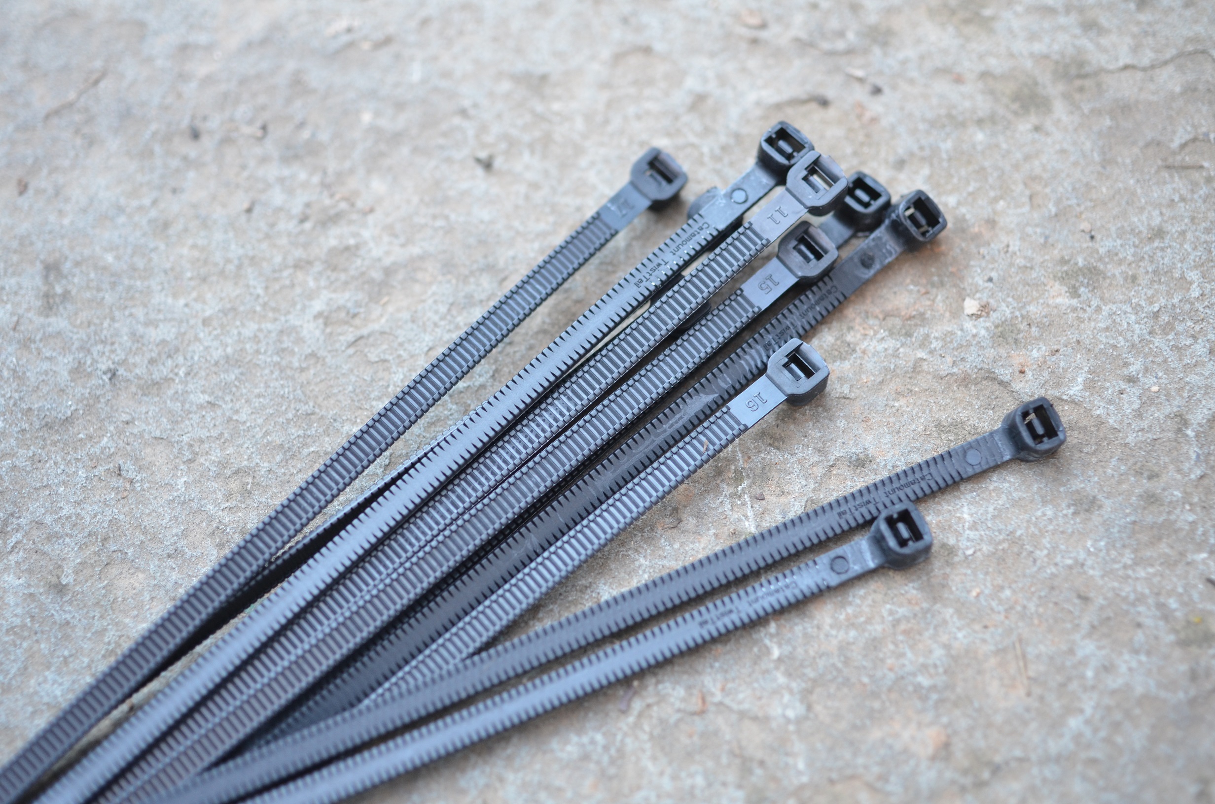 Survival Skills 3 Ways To Escape Zip Tie Handcuffs