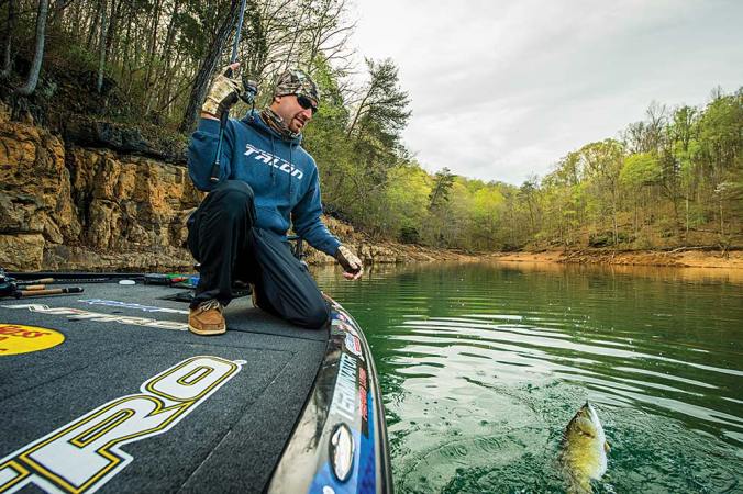Big-Fish Tactics for Open-Water Winter Smallmouth Bass