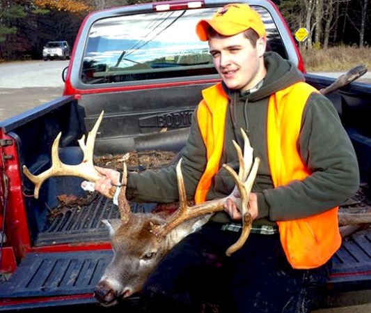 Huge Maine Buck: 33-Inch Spread