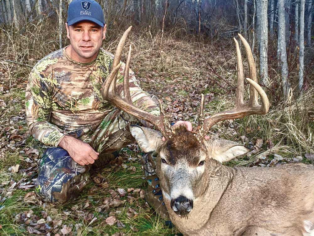 deer of year buck hunting public land