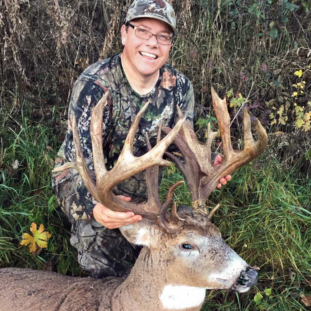 deer of year buck hunting