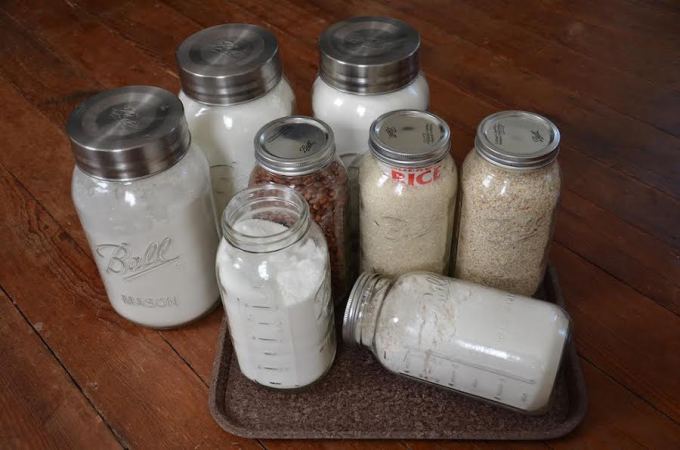 bulk food storage, disaster preparedness, food storage tips, survival food, mason jars, rice