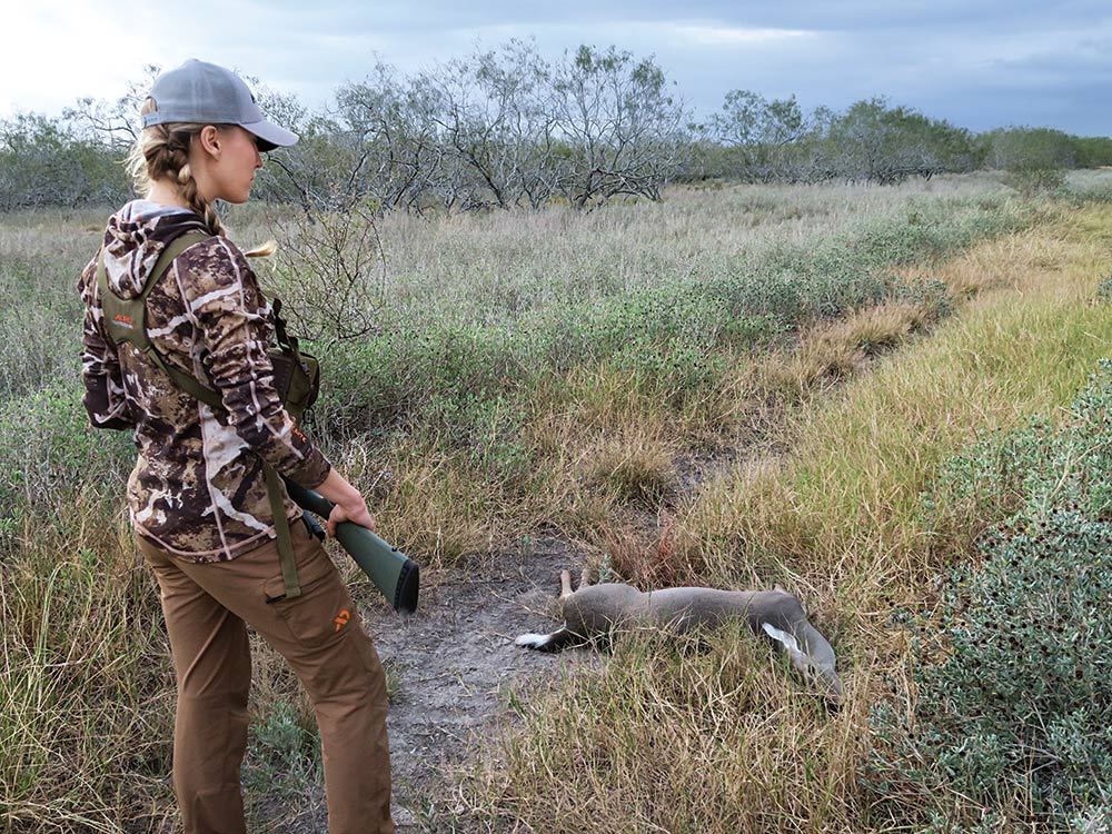 caty enders first whitetail hunt
