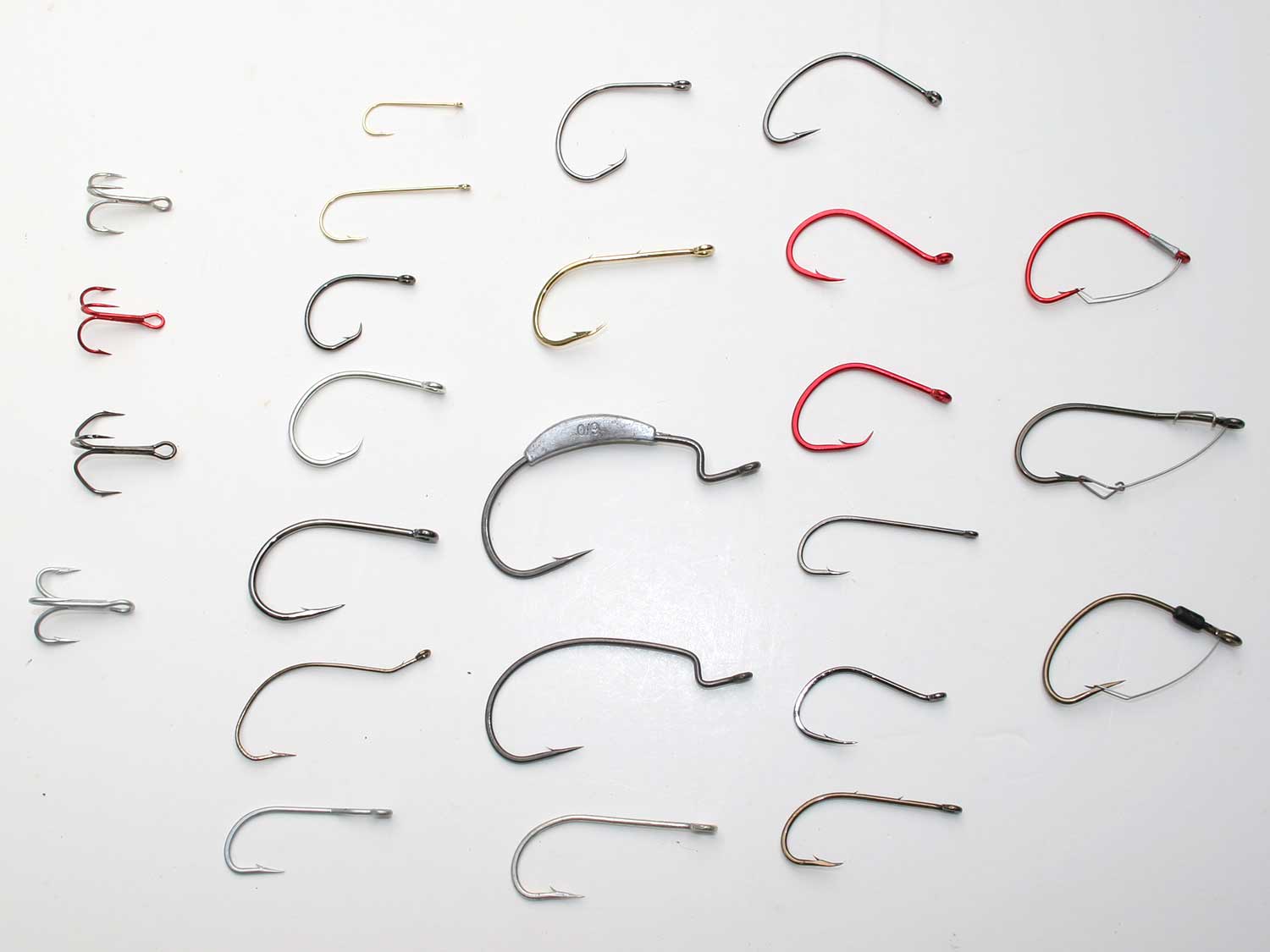  Offset-Worm-Hooks-for-Bass-Fishing-Rubber-Worms -Ewg-Wide-Gap-Bass-Hooks Freshwater Texas Rig Soft Plastics Worms Bait Fishing  Hook Black Red Colored 1/0 2/0 3/0 4/0