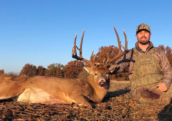 Patience and Obsession Pay Off With a 197-Inch, Non-Typical Missouri Buck