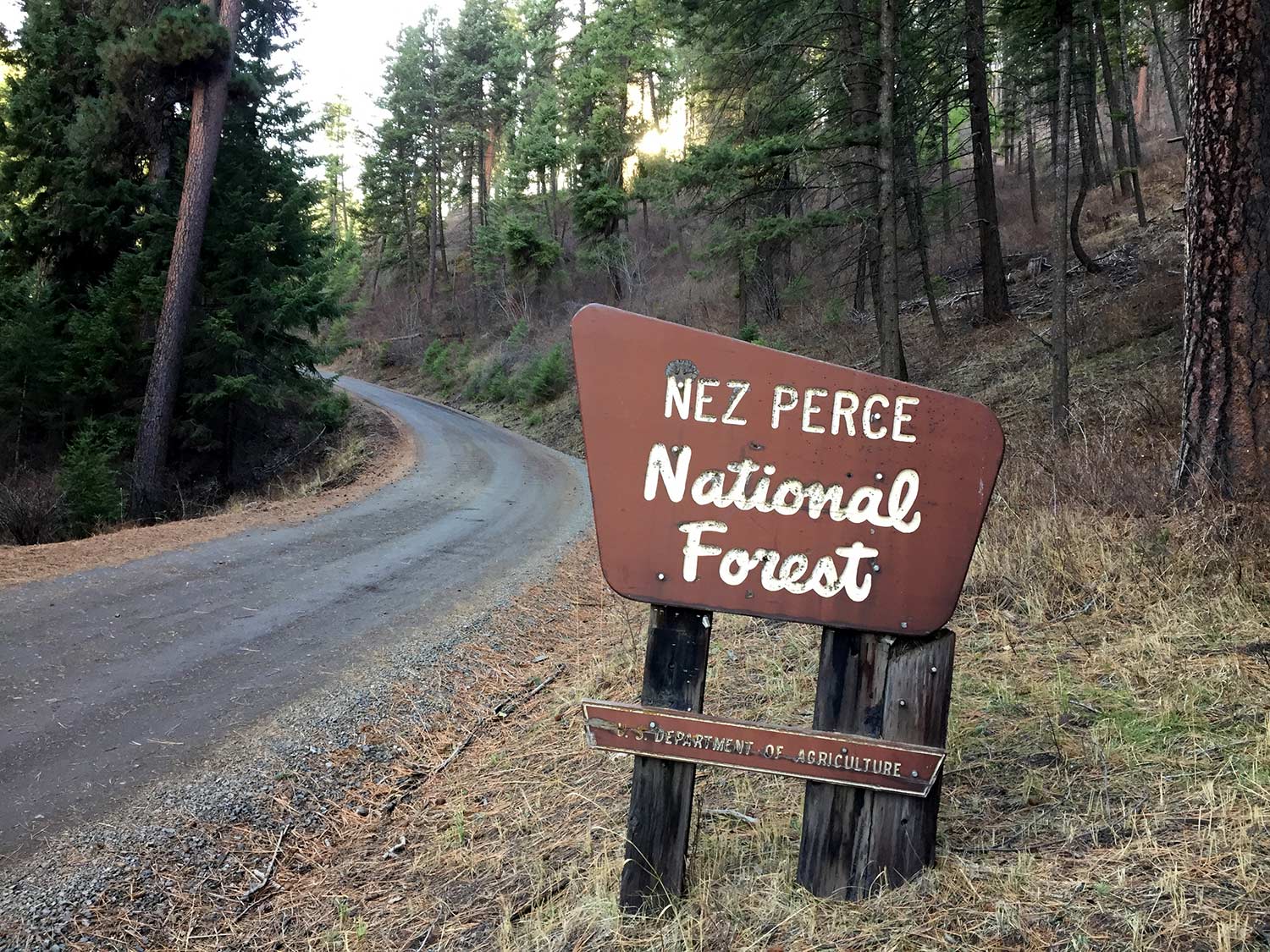 A welcome sign outside the Nez Perce National Forest.