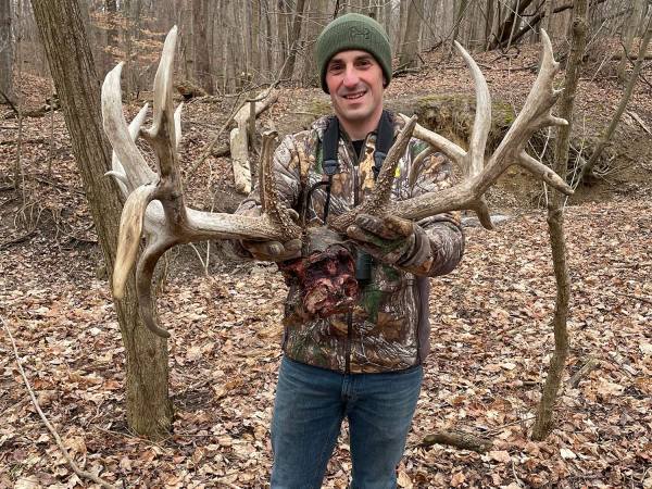 Ohio Hunter Finds a Massive 233-Inch Deadhead Buck