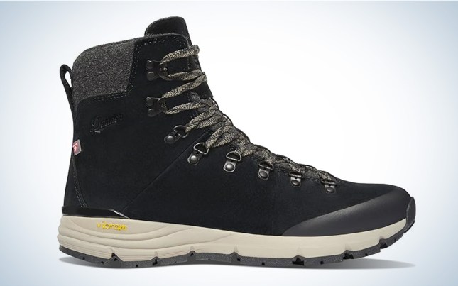 We tested the Danner Arctic 600 Side Zip.