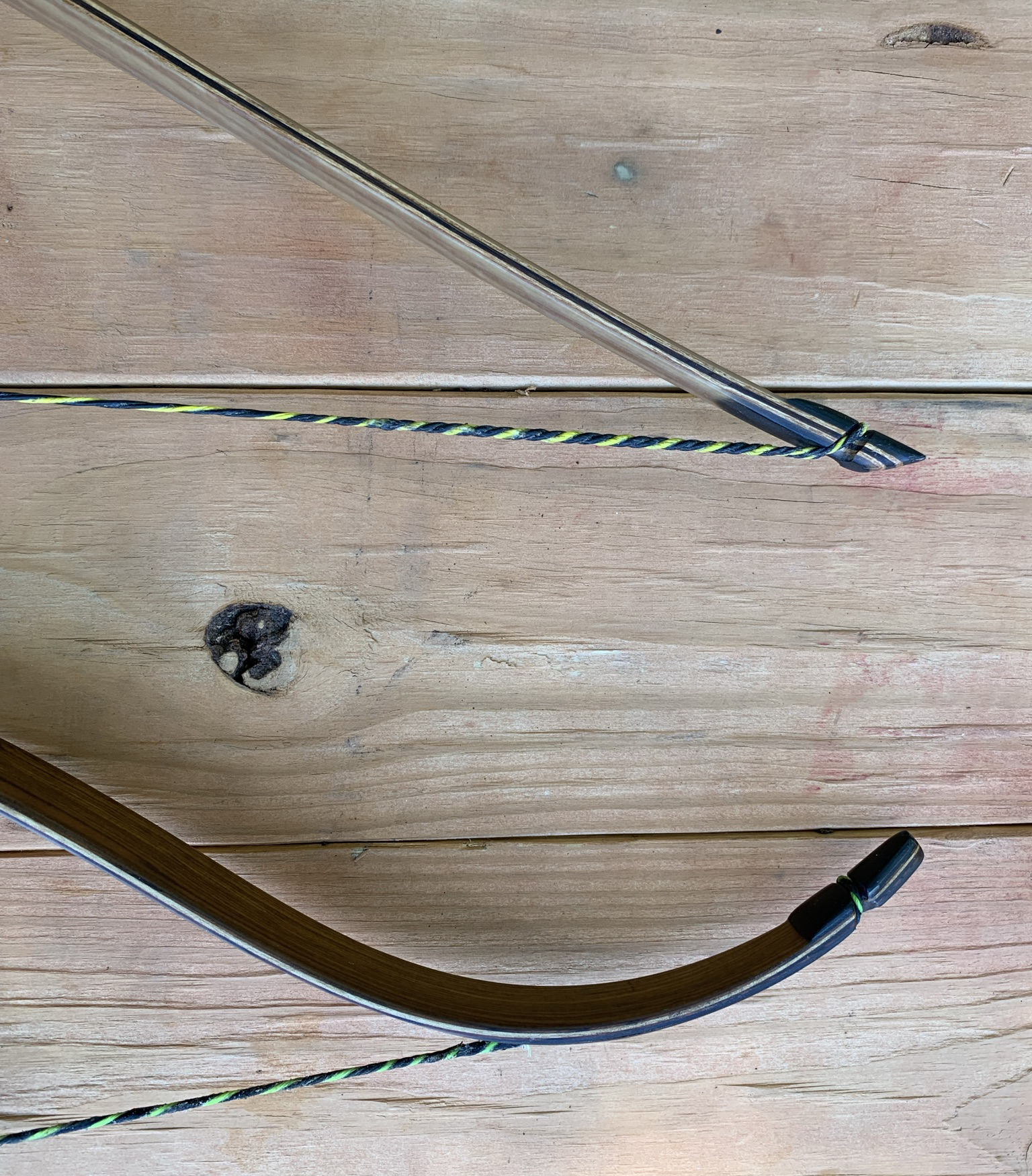 Long bow vs recurve bow