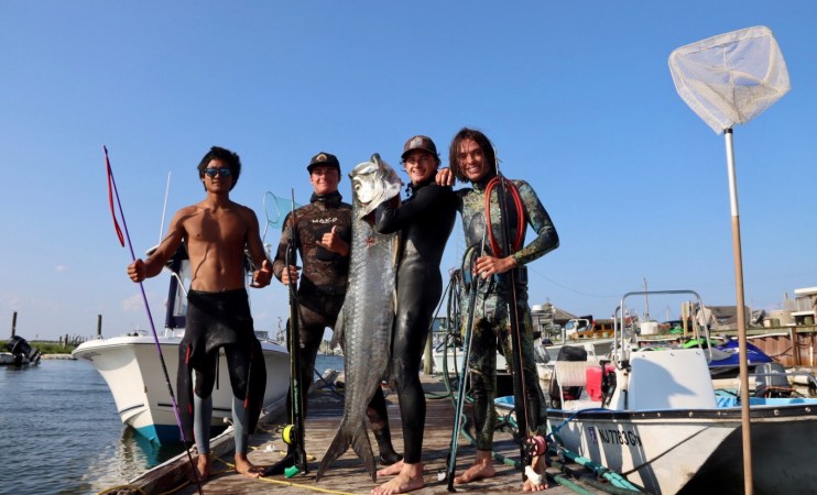 A Group of Free Divers Speared a Tarpon off the Coast of New Jersey
