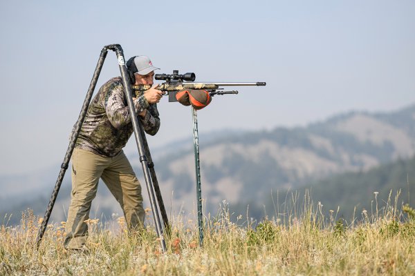 Using Bags and Tripods for Long-Range Shooting In Hunting and Competition