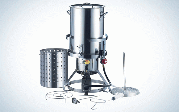 A silver cooking set