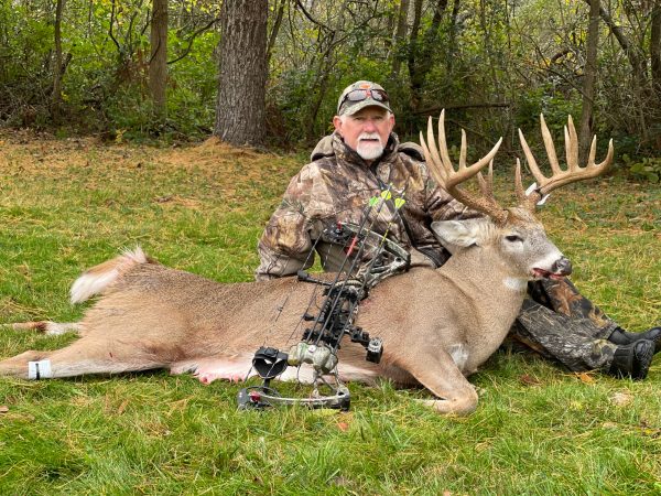 Illinois Public Land Bowhunter Takes Fourth Giant Buck From the Same Tree