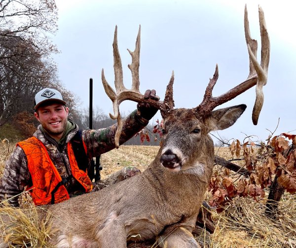 Ohio Hunter Tags Massive Drop-Tine Buck by Skipping Opening Day