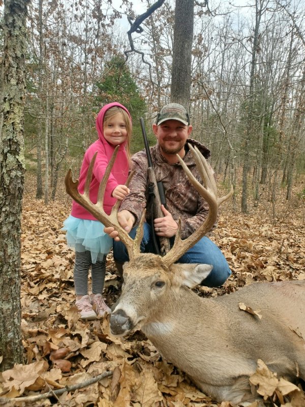 Missouri Deer Hunter Shoots a 170-Class Buck on a Small 40-Acre Farm
