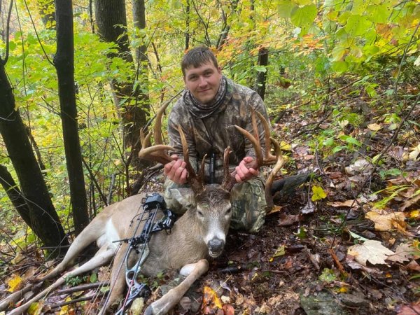 West Virginia Deer Hunter Arrows 200-Inch Buck That’s Almost a State Record