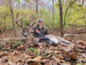 Bowhunter Tags a 200-Inch Buck in the St. Louis Suburbs After 5 Years ...