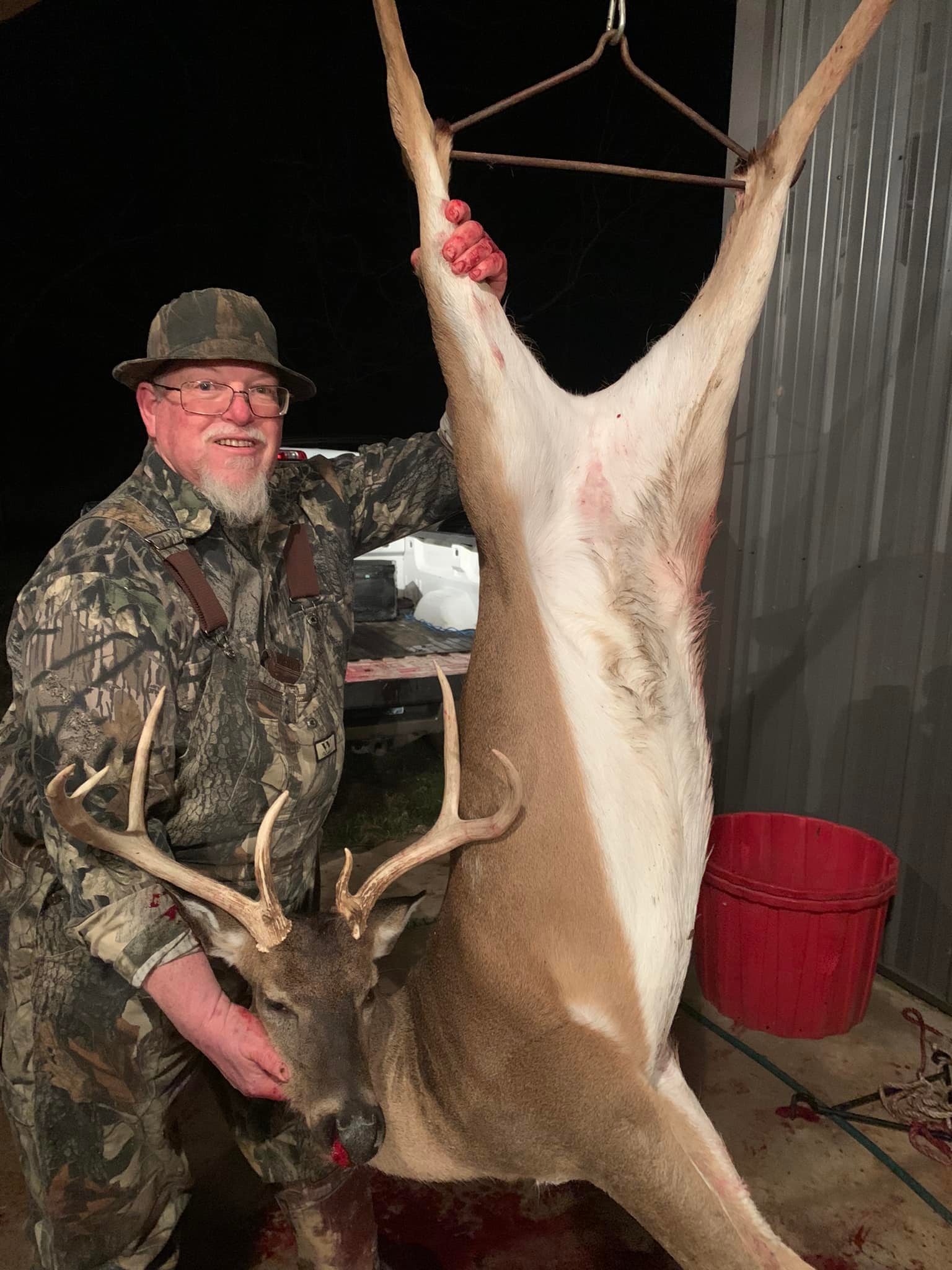 An 8-point doe out of Alabama.