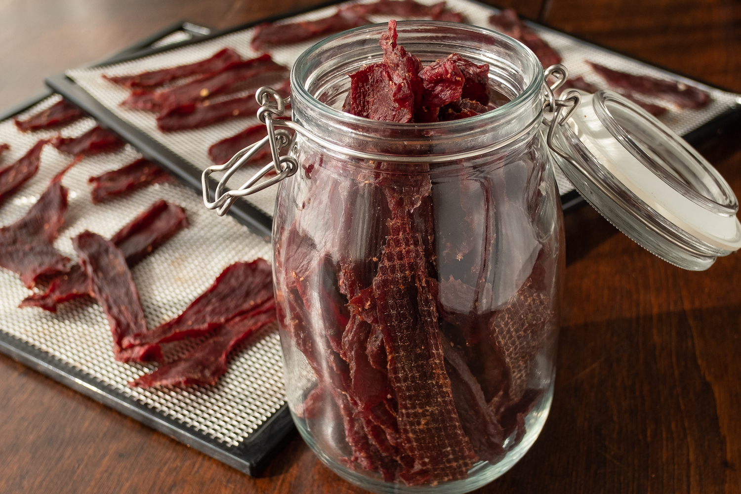 How To Make Deer Jerky (Easy Venison Jerky Recipe) - Low Carb Yum