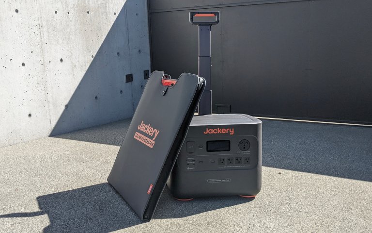Jackery 2000 Plus Solar Generator